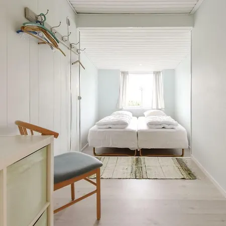 Semesterbostad Stunning In Ebberup With Kitchen