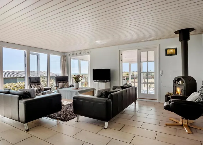 Dom wakacyjny With Fireplace 01